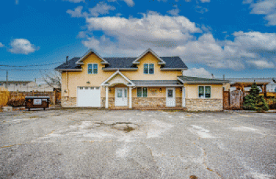 9 Degnon Blvd Bay Shore Investment Property - 4 Offices - 10 Dock Spaces - 4100 Sq Ft 2 story bldg. - Entertaining ALL Offers